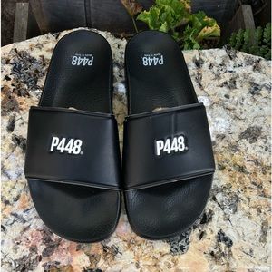 P448🔴Logo slide sandals in black men size 7 women 9 Like New